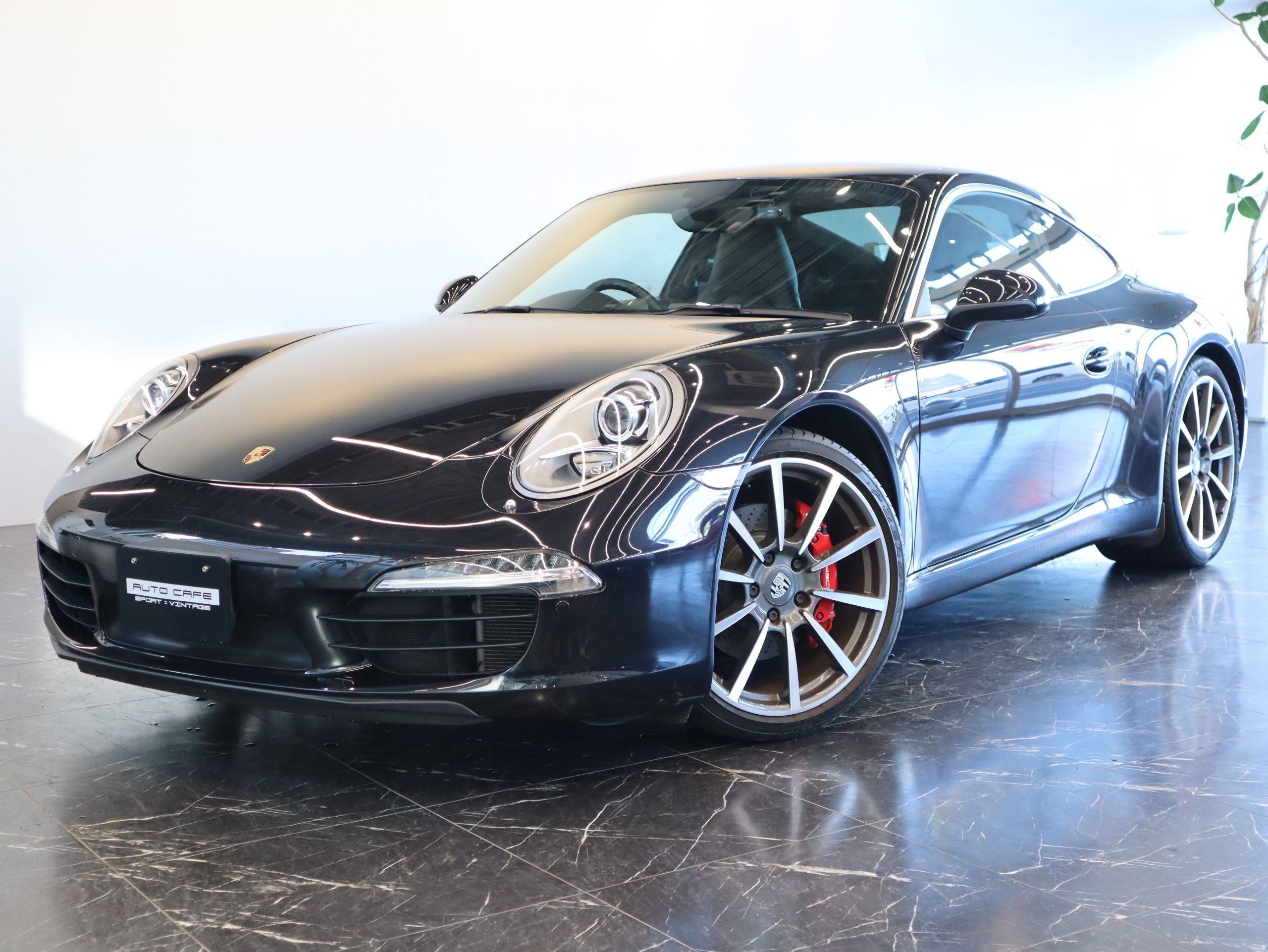 ポルシェ911カレラS（Type991.1）PDK<br>レザーインテリアパッケージ<br>スポーツクロノパッケージ<br>スポーツシートプラス<br>シートベンチレーション