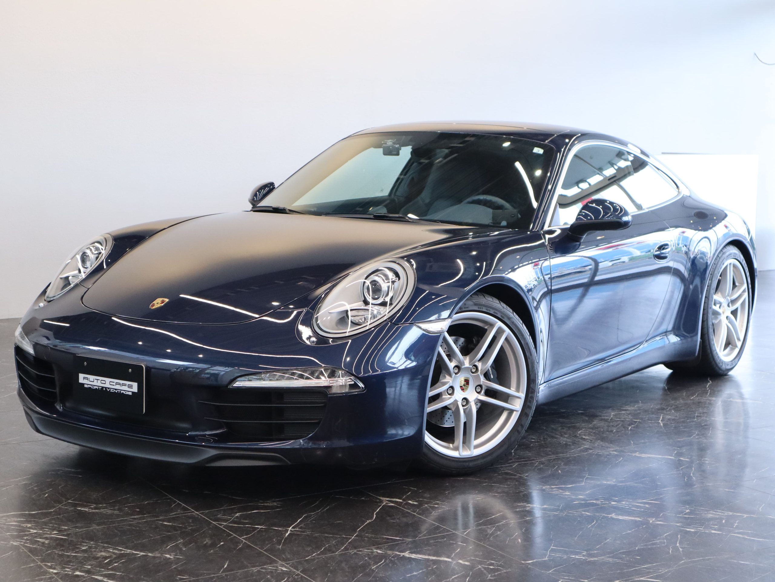 ポルシェ911カレラ（Type991.1）7MT<br>チルト/スライド式電動サンルーフ<br>スポーツクロノパッケージ<br>スポーツエグゾーストシステム<br>スポーツデザインステアリング