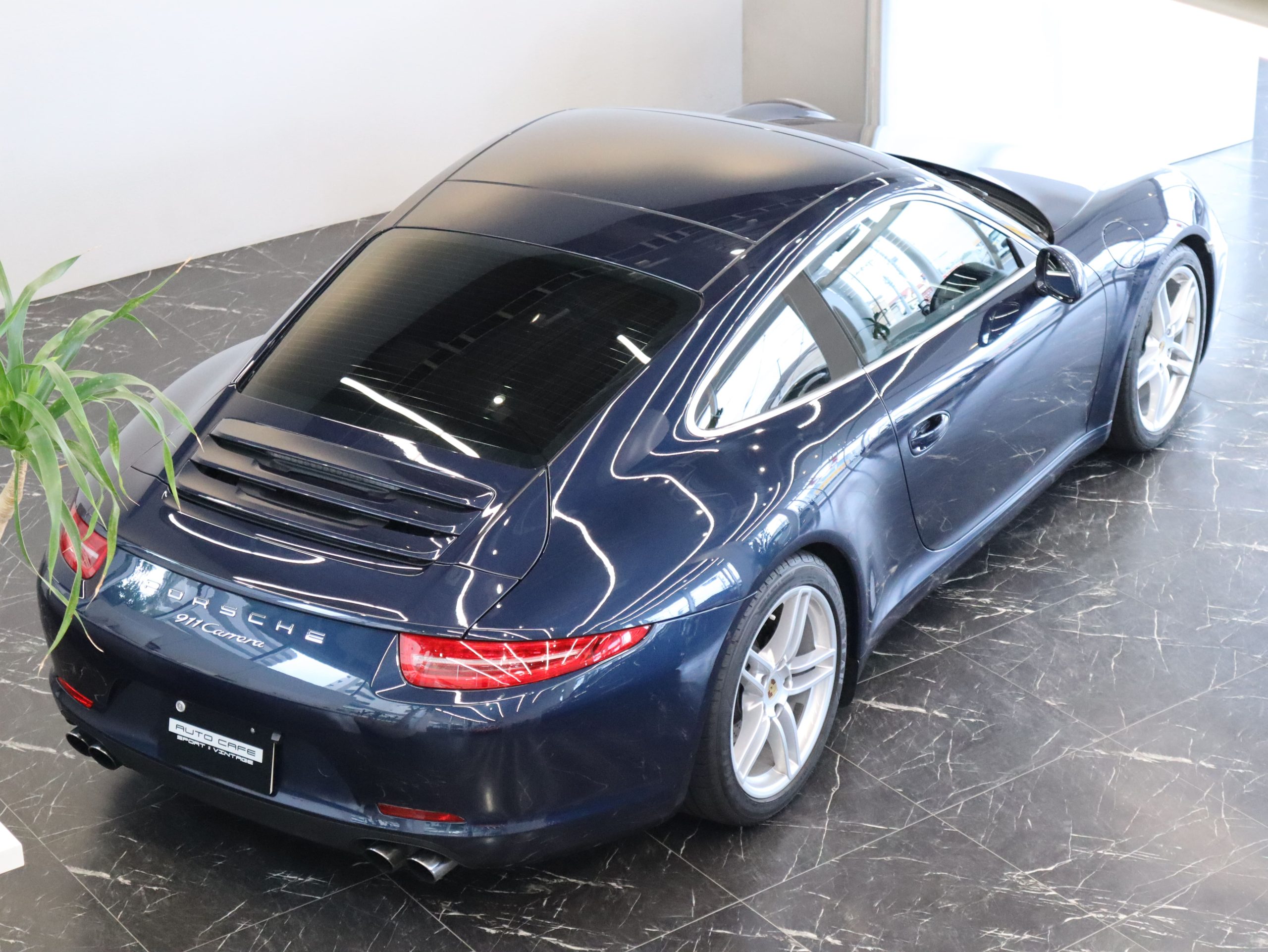 ポルシェ911カレラ（Type991.1）7MT<br>チルト/スライド式電動サンルーフ<br>スポーツクロノパッケージ<br>スポーツエグゾーストシステム<br>スポーツデザインステアリング