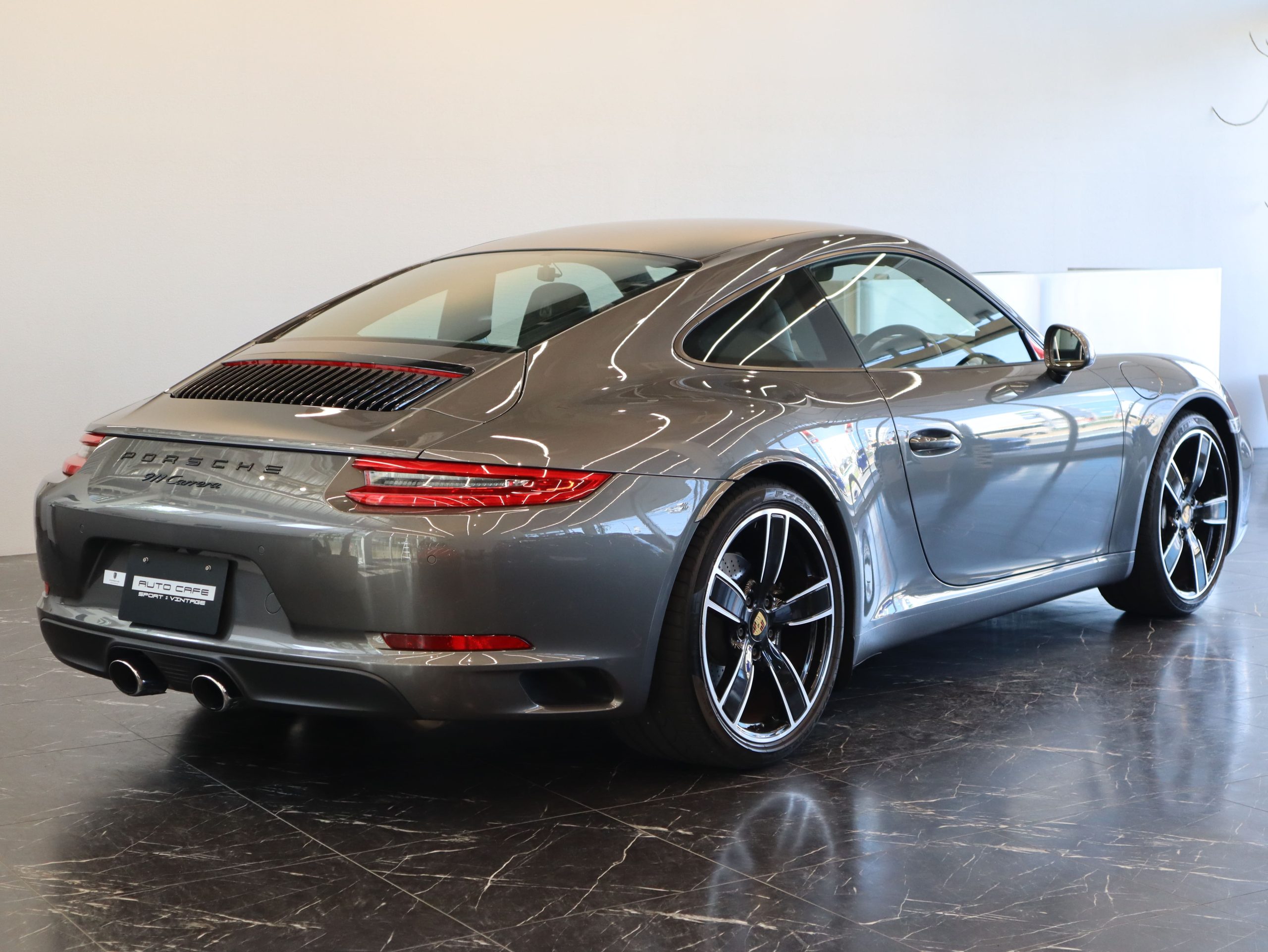 ポルシェ911カレラ（Type991.2）PDK<br>スポーツクロノパッケージ<br>スポーツエグゾーストシステム<br>エントリー＆ドライブシステム<br>LEDヘッドライト