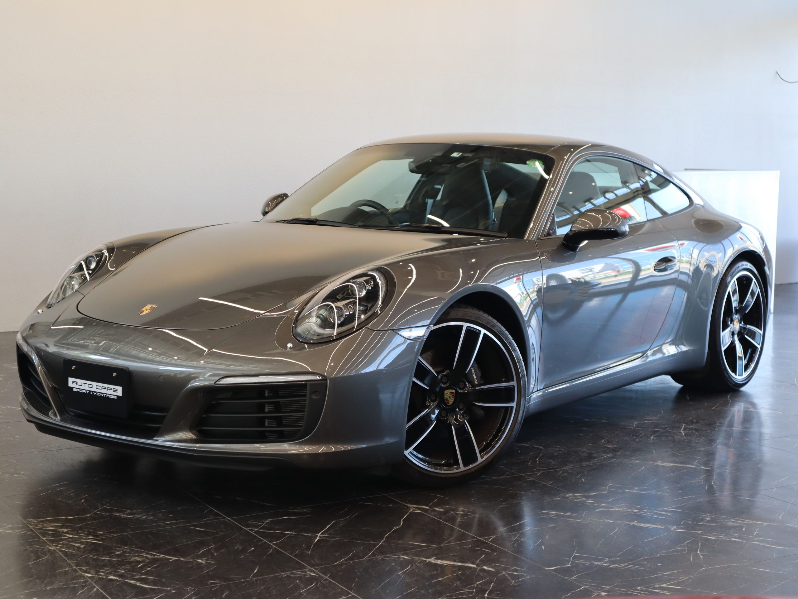 ポルシェ911カレラ（Type991.2）PDK<br>スポーツクロノパッケージ<br>スポーツエグゾーストシステム<br>エントリー＆ドライブシステム<br>LEDヘッドライト