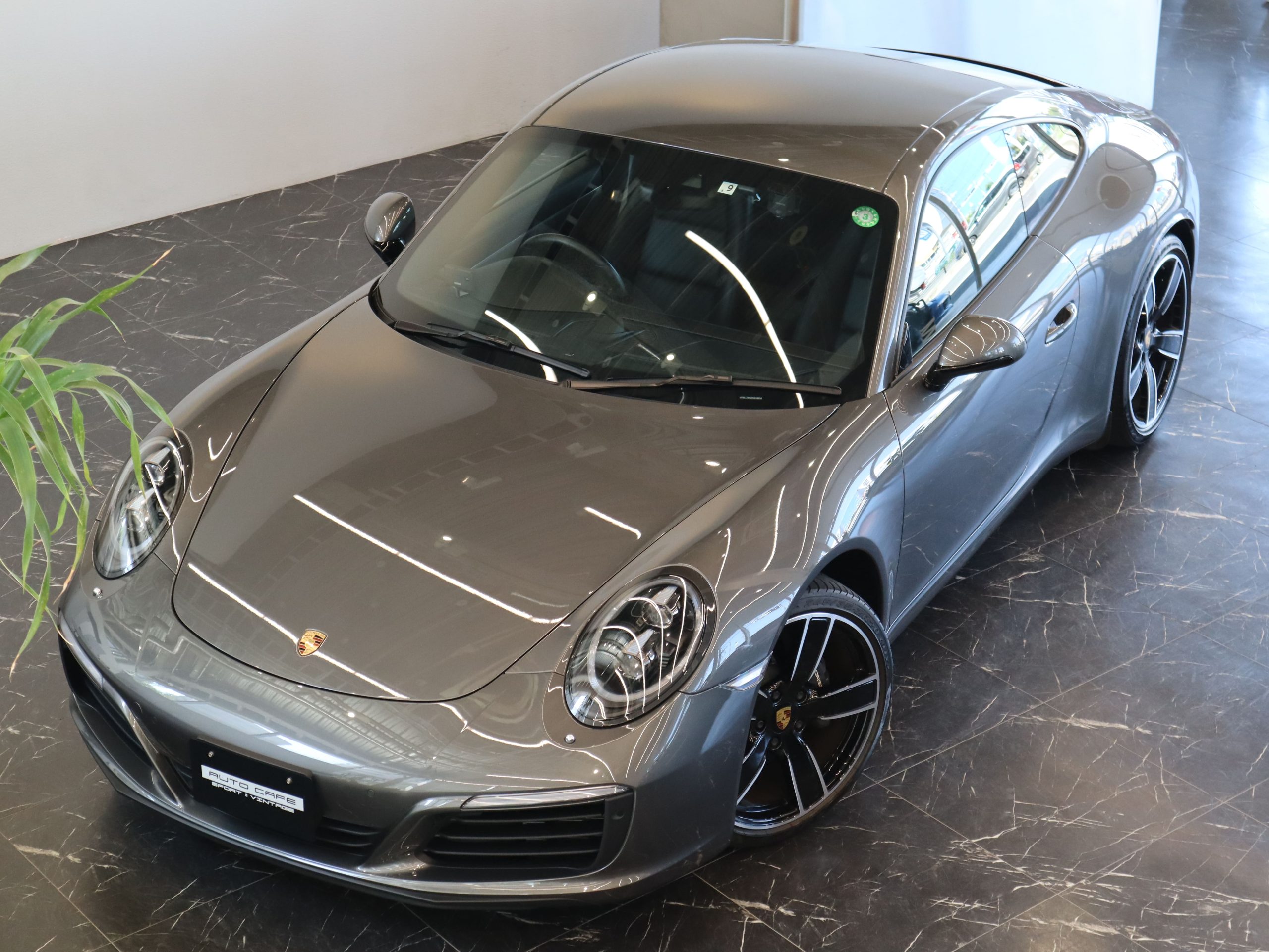 ポルシェ911カレラ（Type991.2）PDK<br>スポーツクロノパッケージ<br>スポーツエグゾーストシステム<br>エントリー＆ドライブシステム<br>LEDヘッドライト