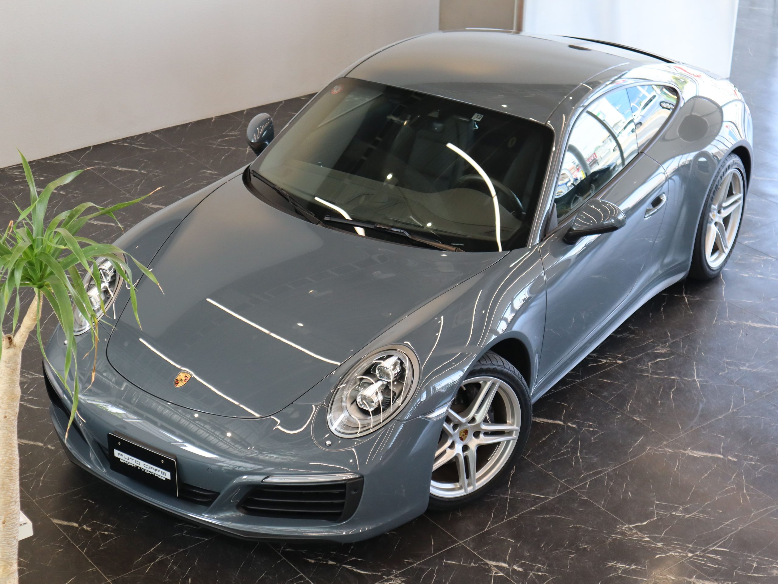 ポルシェ911カレラ4（Type991.2）PDK<br>スポーツクロノパッケージ<br>フロントアクスルリフトシステム<br>エントリー＆ドライブシステム<br>LEDヘッドライト