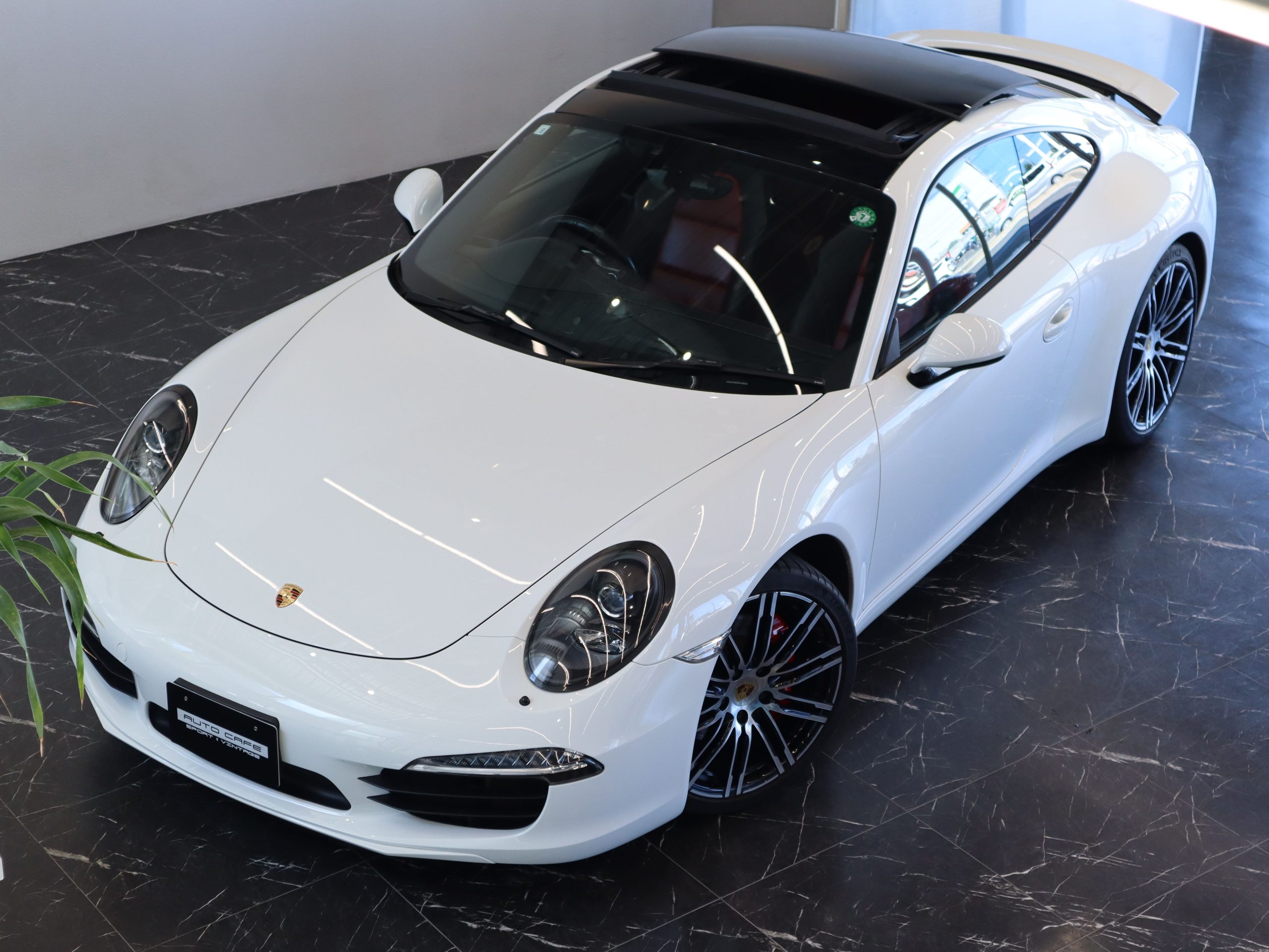 ポルシェ911カレラS（Type991.1）PDK<br>ツートンレザーインテリア<br>スポーツクロノパッケージ<br>スポーツエグゾーストシステム<br>電動ガラスサンルーフ