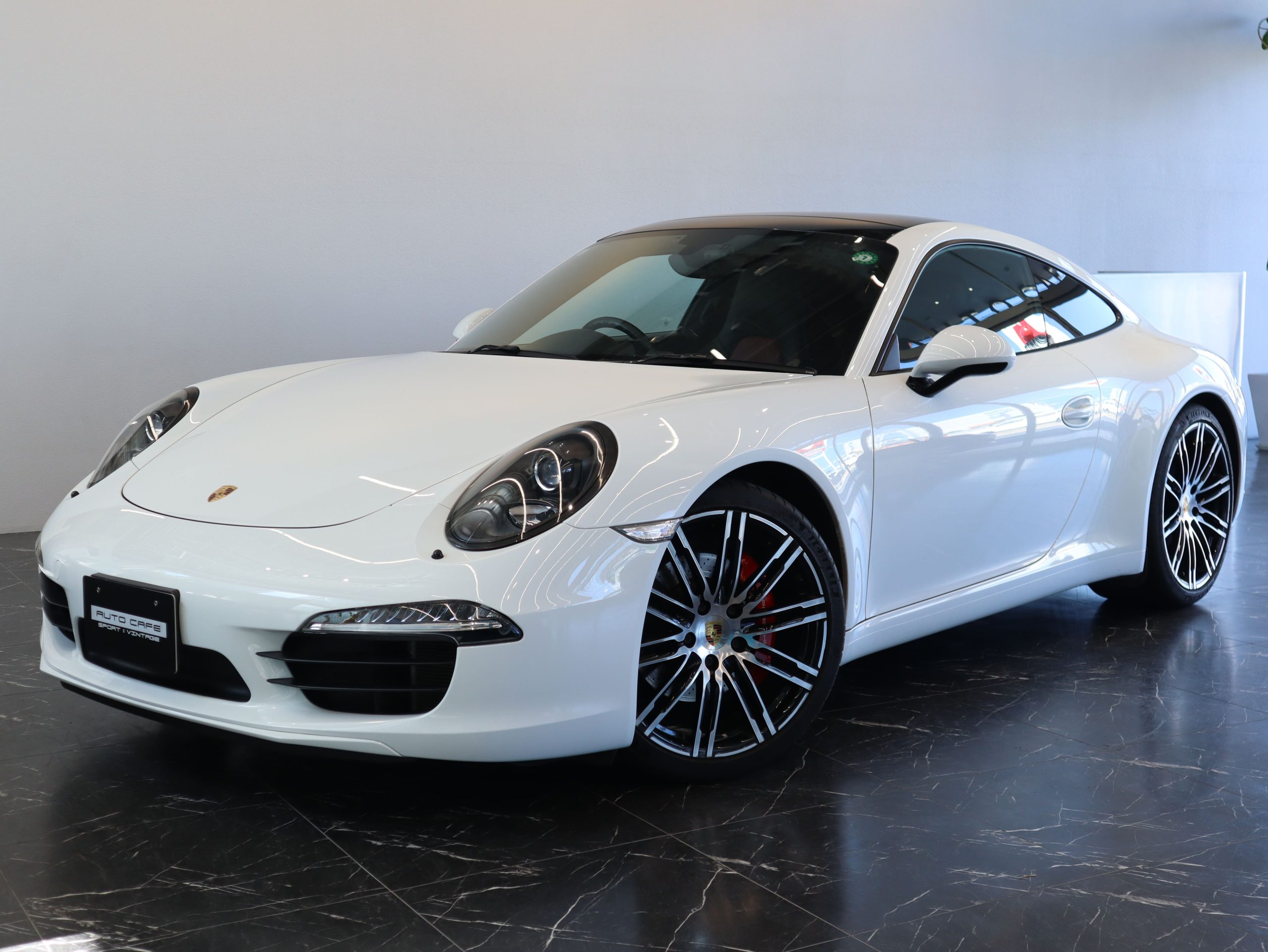 ポルシェ911カレラS（Type991.1）PDK<br>ツートンレザーインテリア<br>スポーツクロノパッケージ<br>スポーツエグゾーストシステム<br>電動ガラスサンルーフ