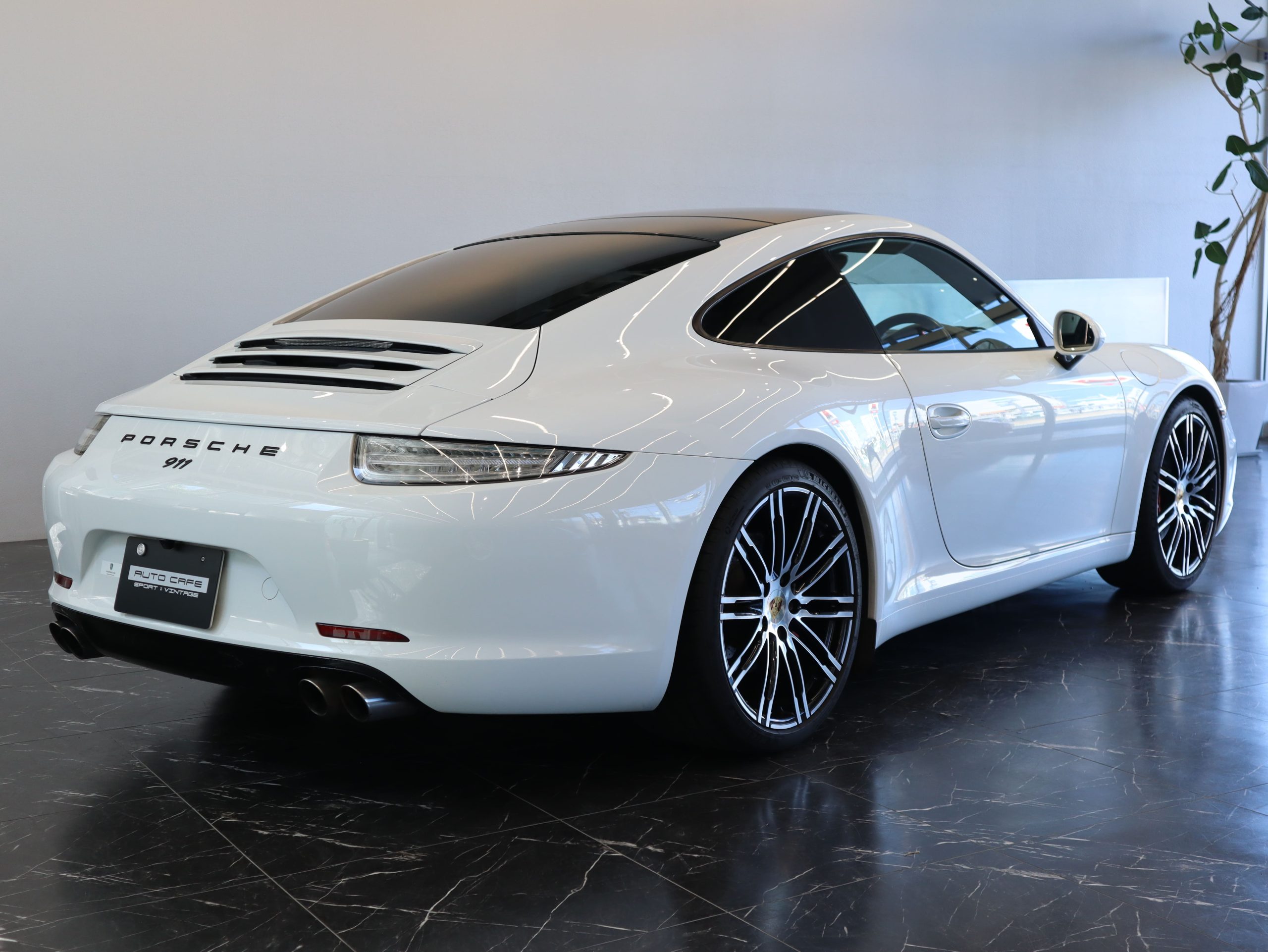 ポルシェ911カレラS（Type991.1）PDK<br>ツートンレザーインテリア<br>スポーツクロノパッケージ<br>スポーツエグゾーストシステム<br>電動ガラスサンルーフ