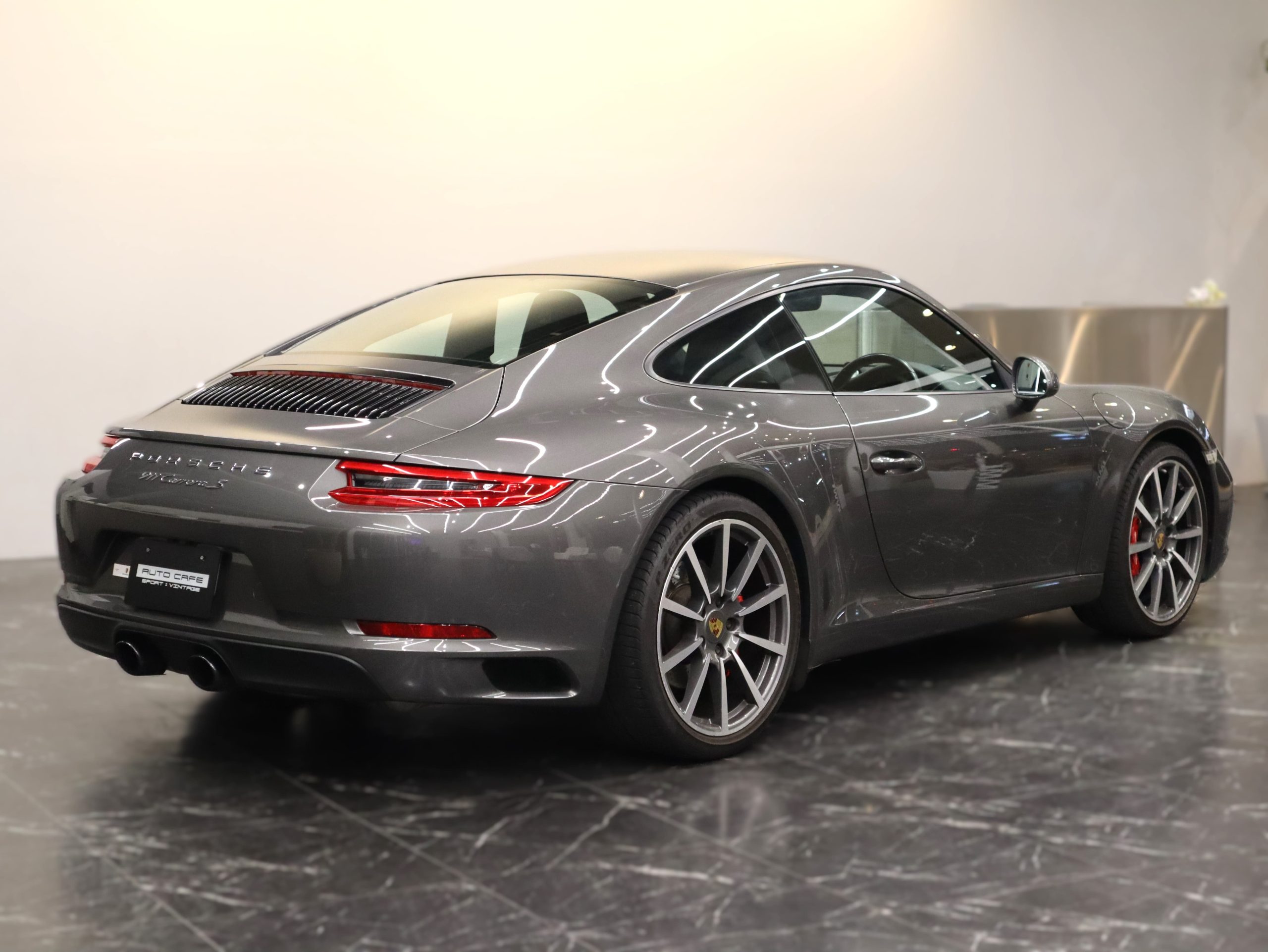 ポルシェ911カレラS（Type991.2）PDK<br>スポーツクロノパッケージ<br>スポーツエグゾーストシステム<br>LEDヘッドライト<br>ヒーター機能付ステアリング