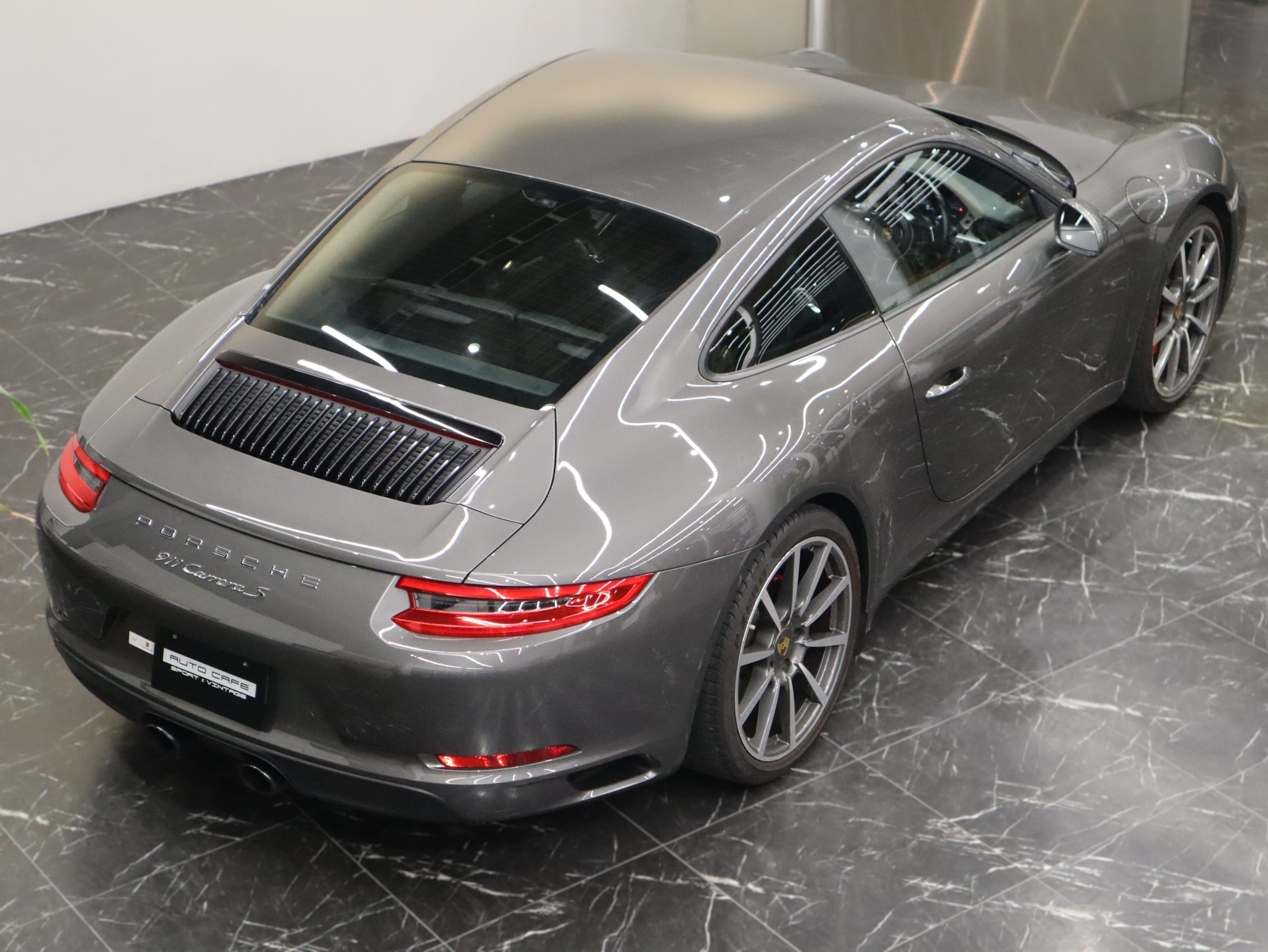 ポルシェ911カレラS（Type991.2）PDK<br>スポーツクロノパッケージ<br>スポーツエグゾーストシステム<br>LEDヘッドライト<br>ヒーター機能付ステアリング