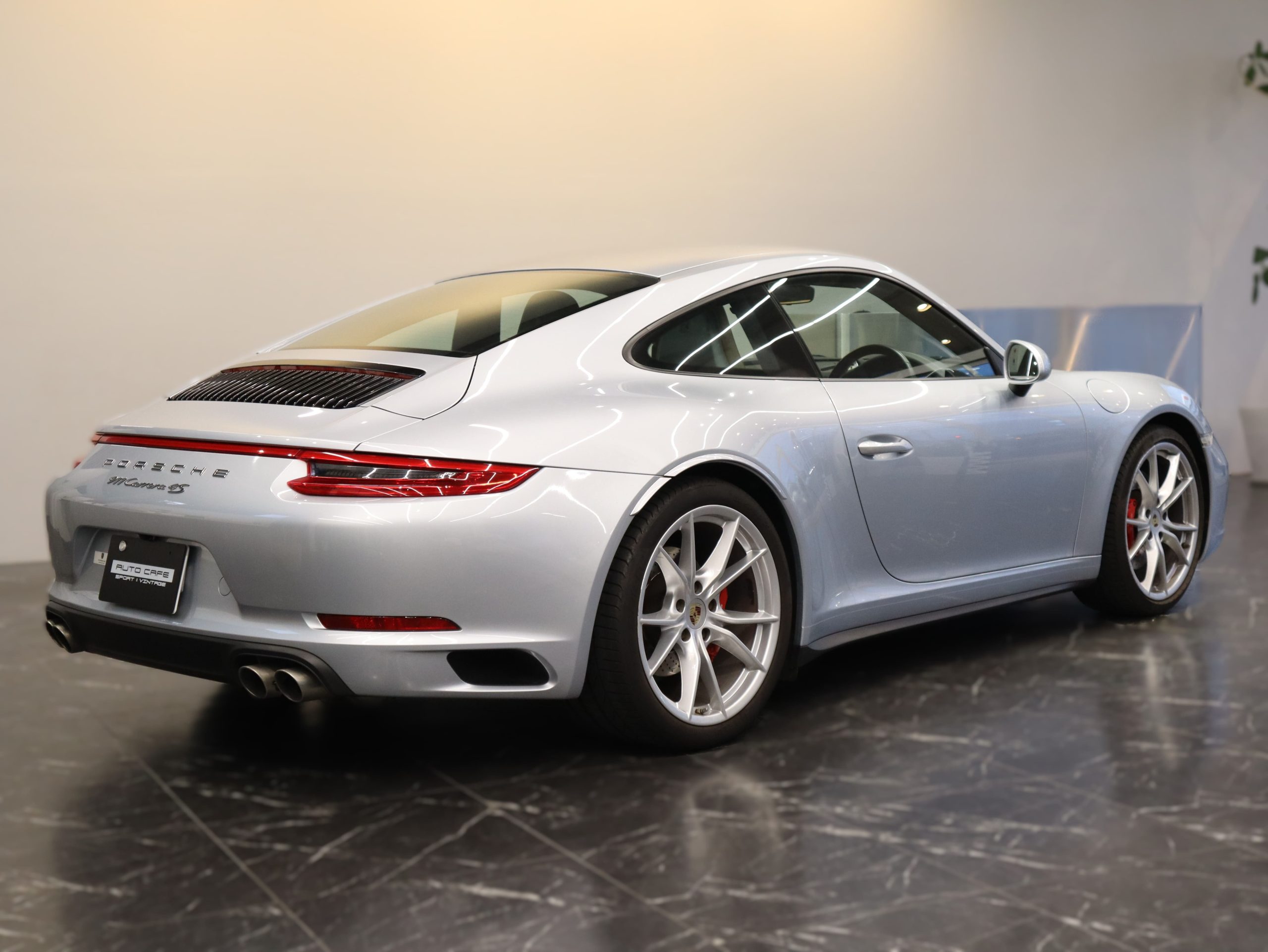 ポルシェ911カレラ4S（Type991.2）PDK<br>ツートンレザーインテリア<br>スポーツクロノパッケージ<br>マホガニーインテリアパッケージ<br>18Wayアダプティブスポーツシート