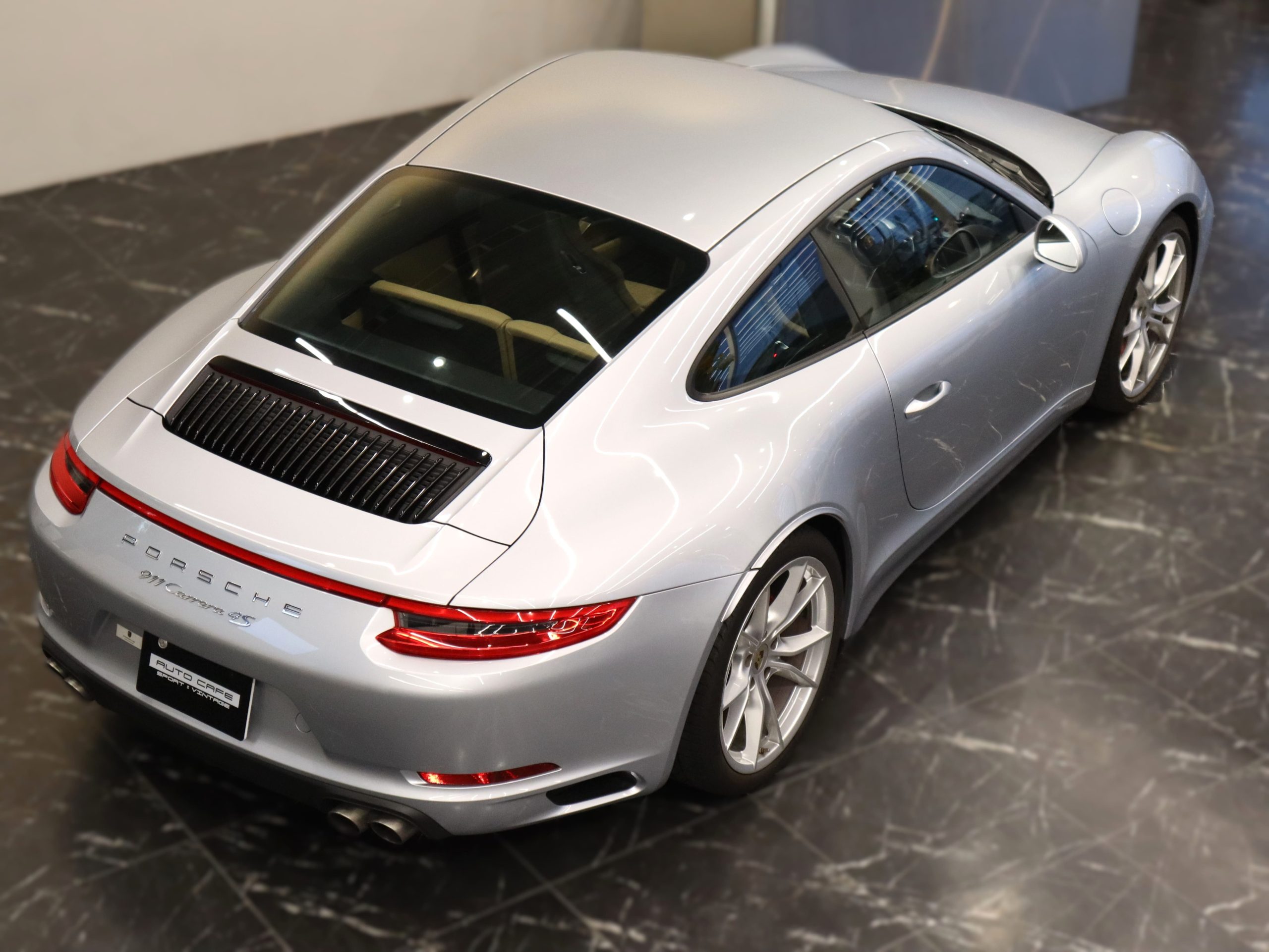 ポルシェ911カレラ4S（Type991.2）PDK<br>ツートンレザーインテリア<br>スポーツクロノパッケージ<br>マホガニーインテリアパッケージ<br>18Wayアダプティブスポーツシート