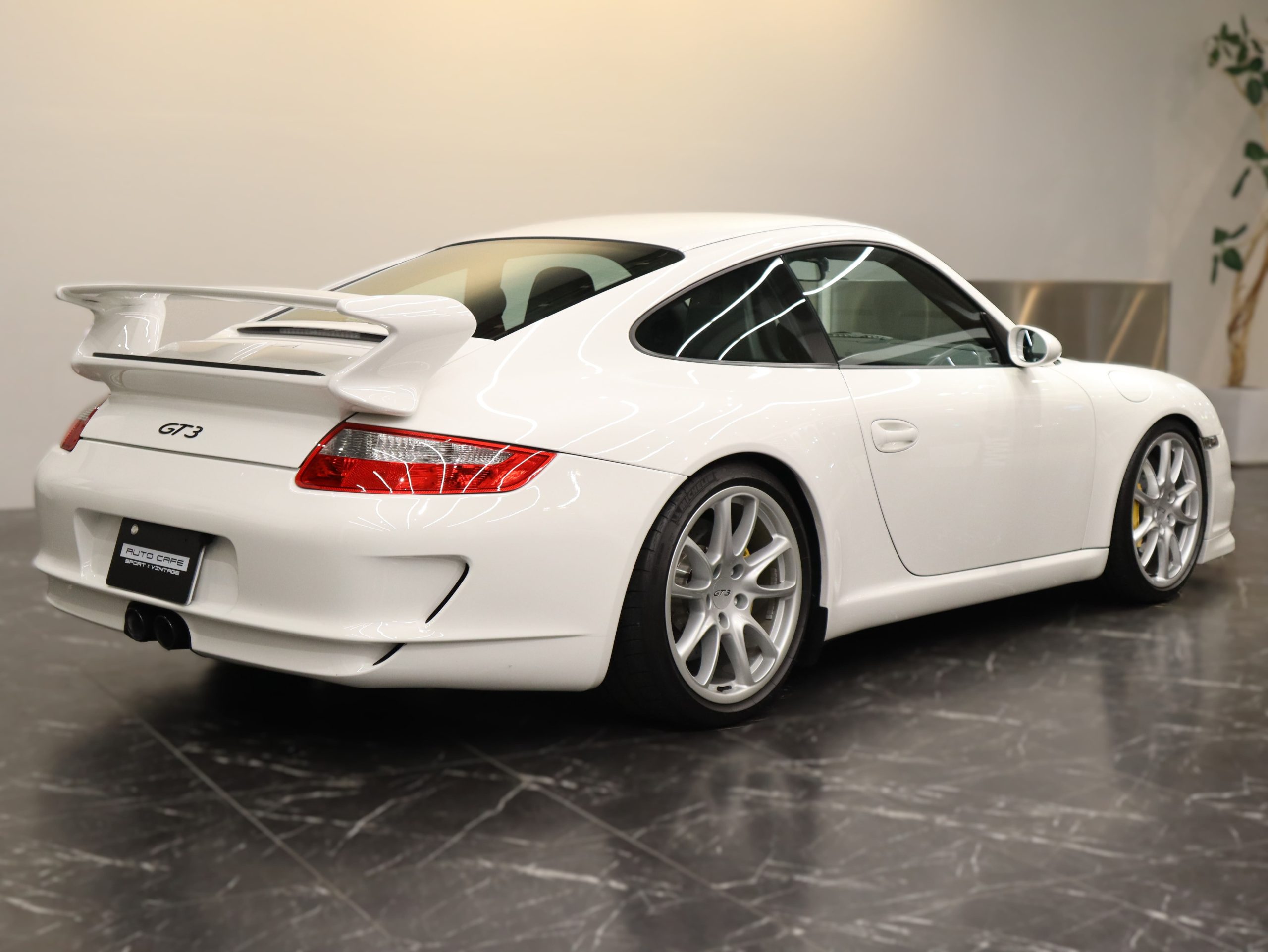 ポルシェ911GT3ストリート（Type997.1）6MT<br>レザーインテリア<br>PCCB<セラミックコンポジットブレーキ><br>16Wayアダプティブスポーツシートプラス<br>ロベルタリフトシステム