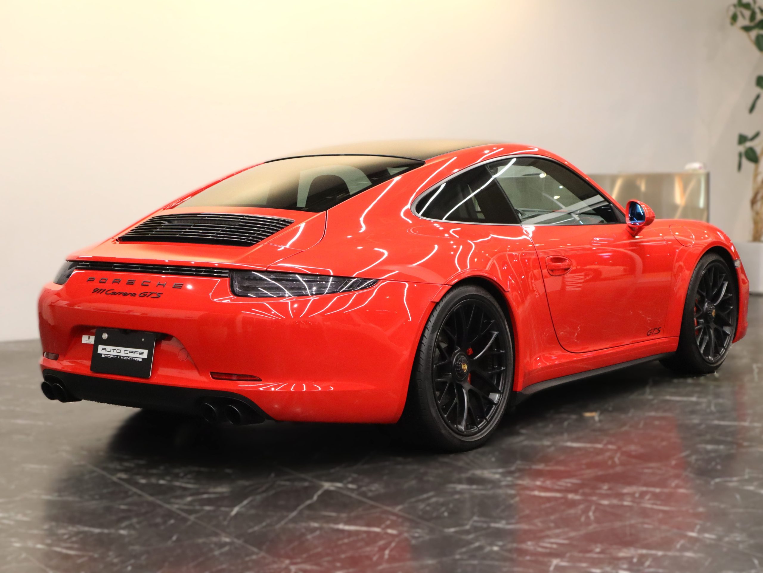 ポルシェ911カレラGTS（Type991.1）PDK<br>センターロック式ターボSホイール<br>スポーツエグゾーストシステム<br>LEDヘッドライト<br>GTSインテリア