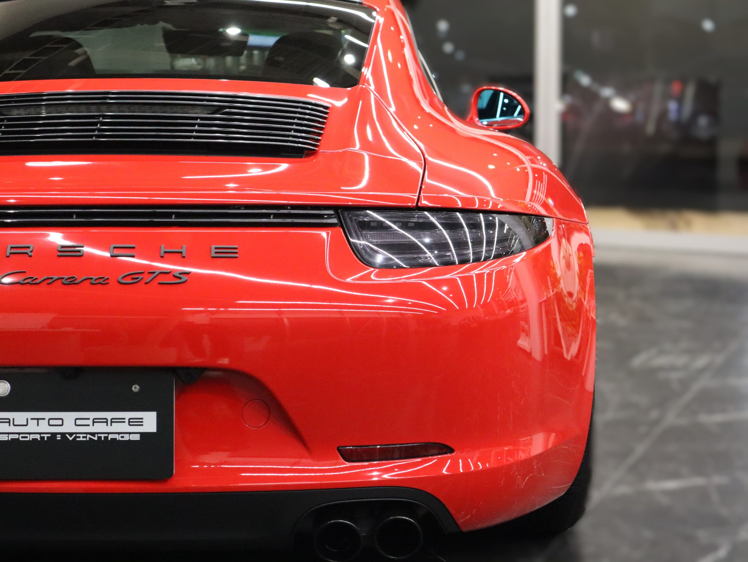 ポルシェ911カレラGTS（Type991.1）PDK<br>センターロック式ターボSホイール<br>スポーツエグゾーストシステム<br>LEDヘッドライト<br>GTSインテリア