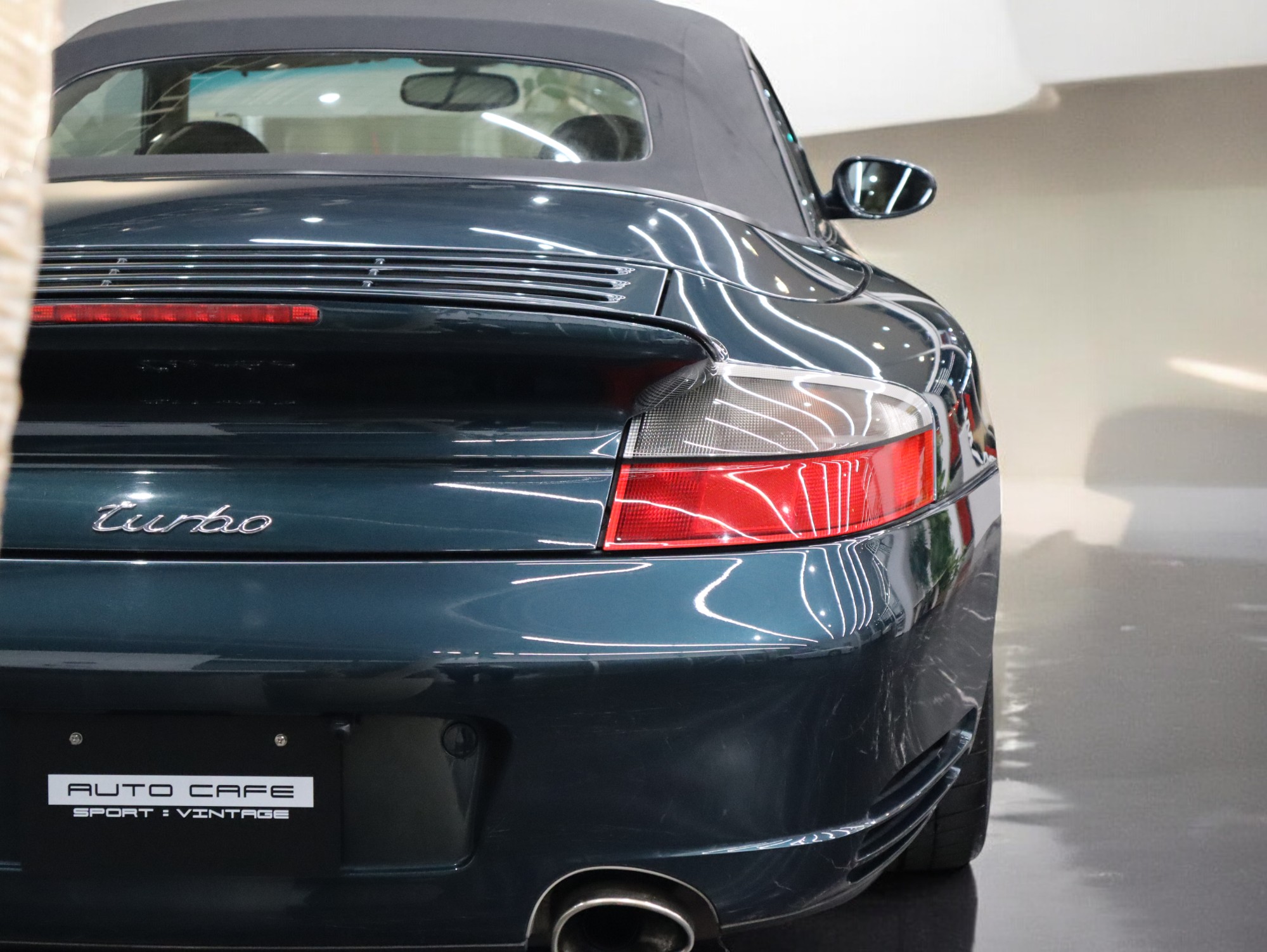 ポルシェ911ターボ カブリオレ（Type996.2）ティプトロニックS<br>オールレザーインテリア