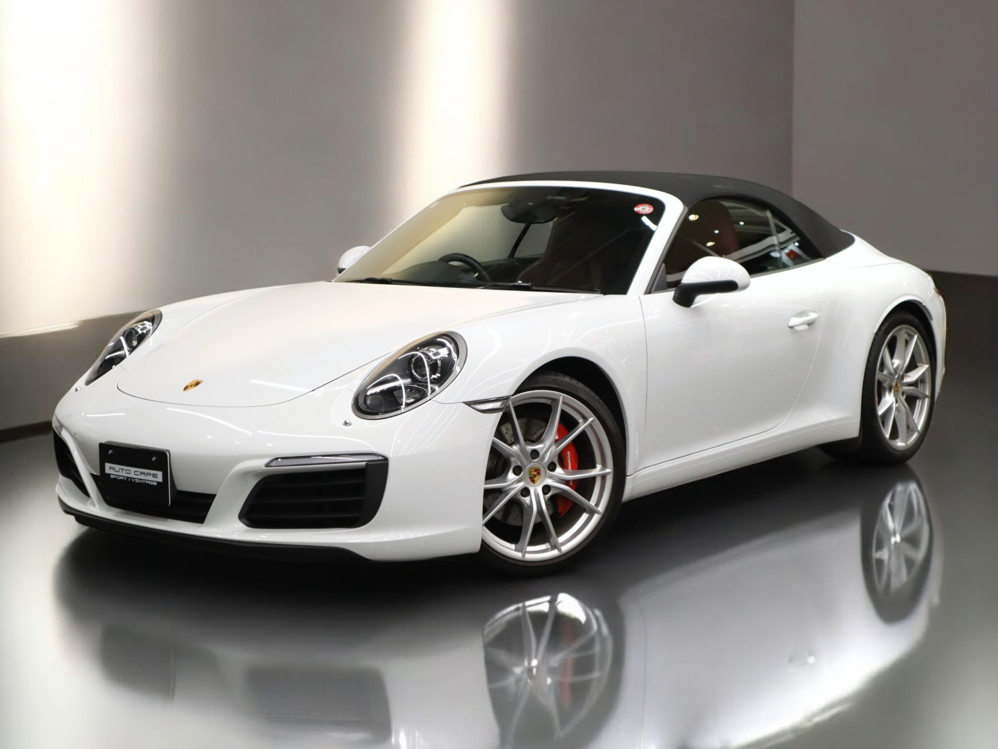 ポルシェ911カレラSカブリオレ（Type991.2）PDK<br>スポーツクロノパッケージ<br>エントリー＆ドライブシステム<br>PDLSヘッドライト<br>ツートンレザーインテリア