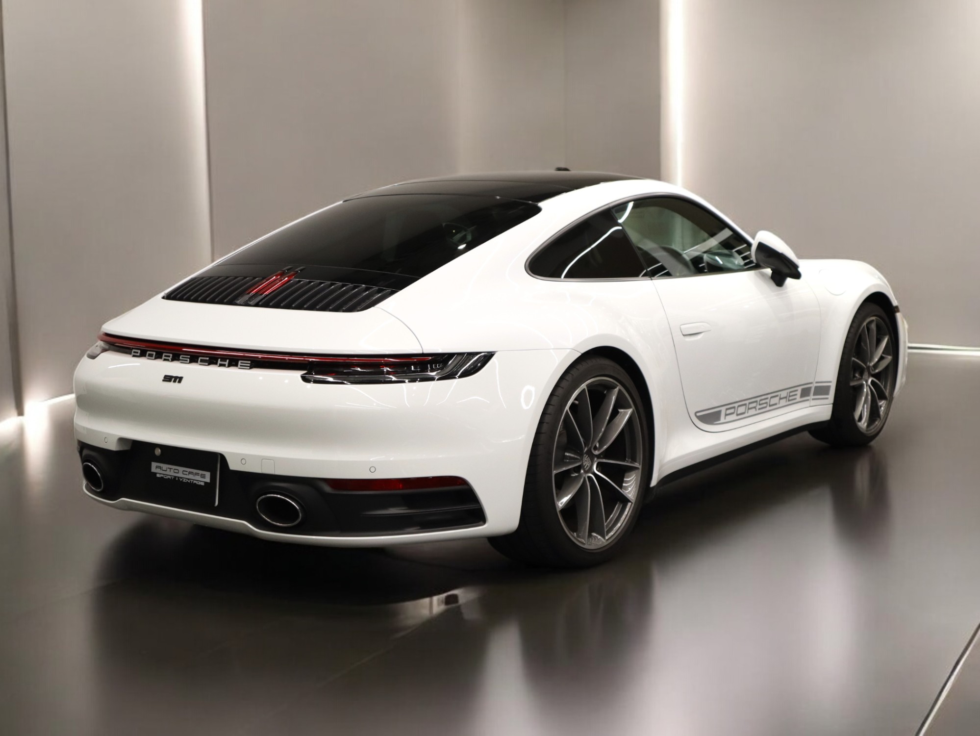 ポルシェ911カレラ（Type992）PDK<br>電動ガラスサンルーフ<br>スポーツクロノPKG<br>スポーツエグゾーストシステム<br>20/21インチカレラクラシック