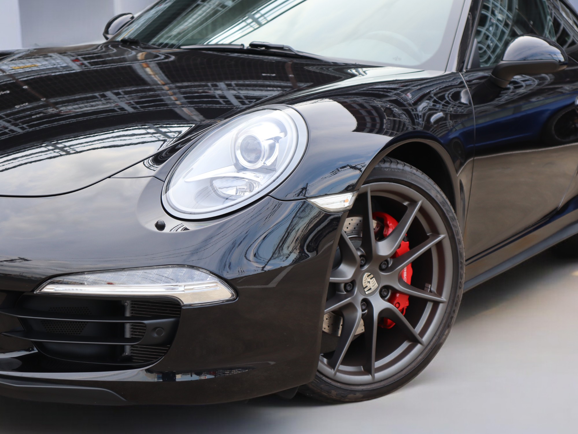 911カレラ4S（Type991.1）PDK<br>電動ガラスサンルーフ<br>スポーツクロノパッケージ<br>スポーツエグゾーストシステム<br>シートベンチレーション<br>トルクベクタリングプラス